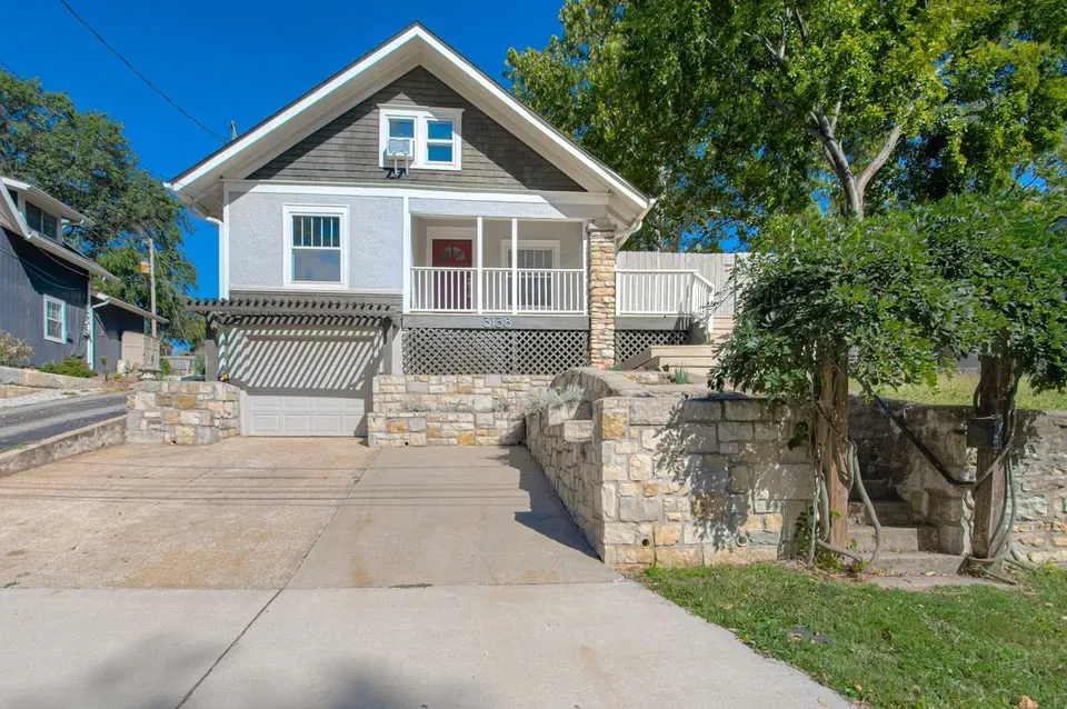 3 Bed 2 Bath Classic Historic Era Home in Kansas City, KS - 1