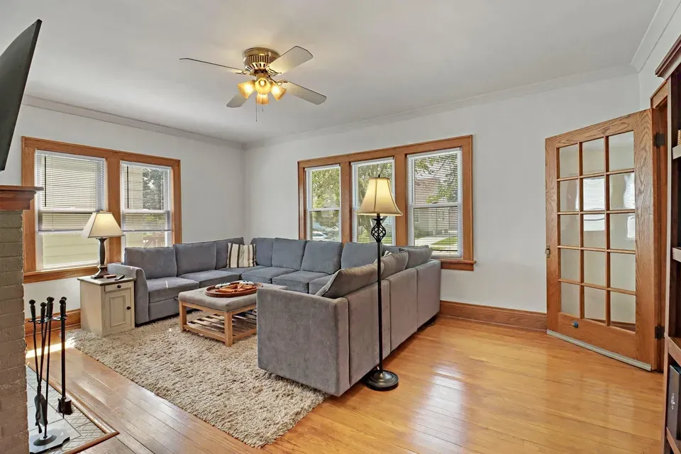 3 Bed 2 Bath Classic Historic Era Home in Kenosha, WI - 3