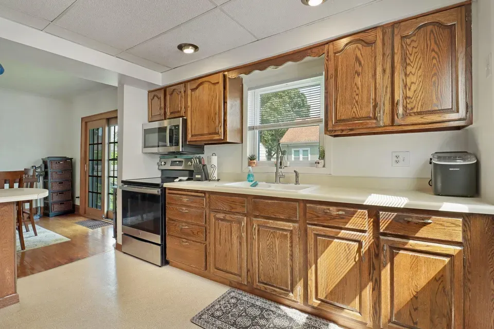 3 Bed 2 Bath Classic Historic Era Home in Kenosha, WI - 5