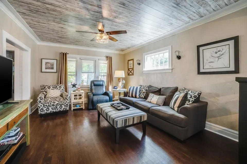 3 Bed 2 Bath Classic Historic Era Home in Kenosha, WI - 5