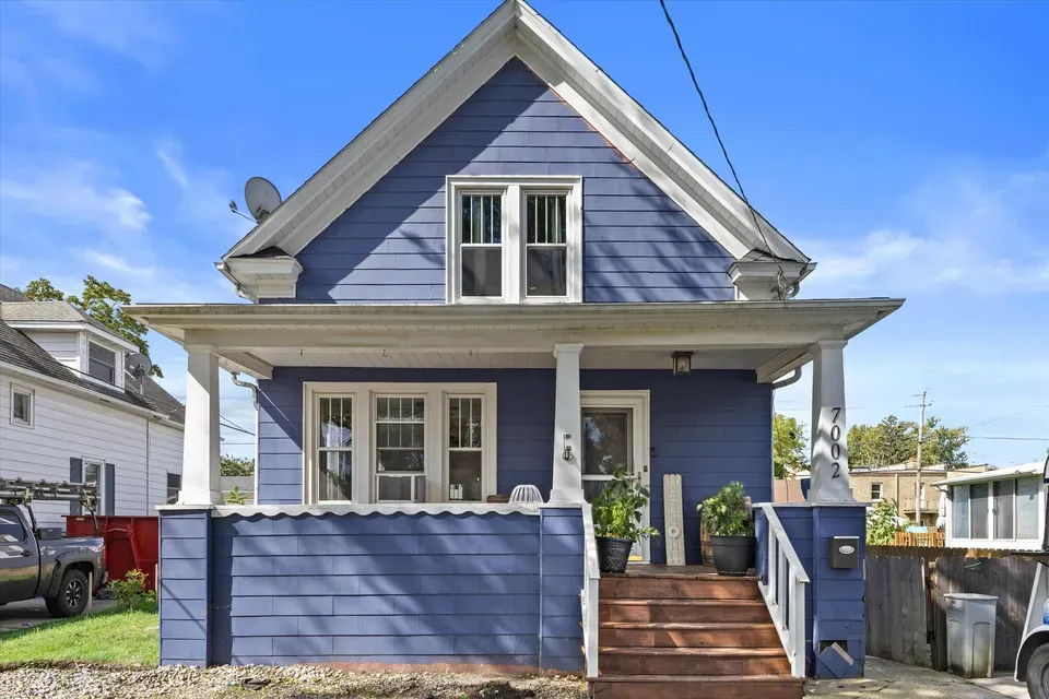 3 Bed 2 Bath Classic Historic Era Home in Kenosha, WI