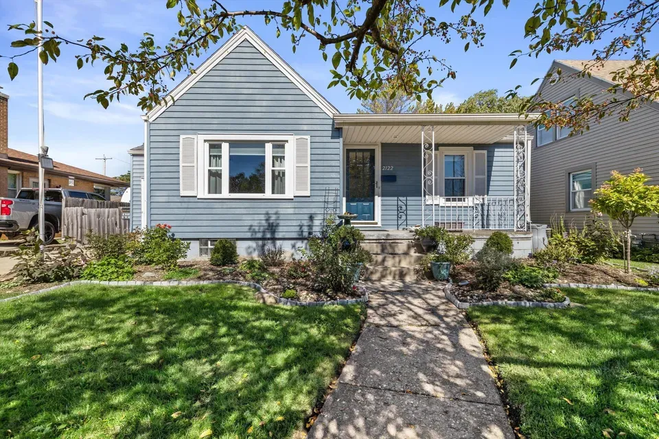 3 Bed 2 Bath Classic Historic Era Home in Kenosha, WI - 1