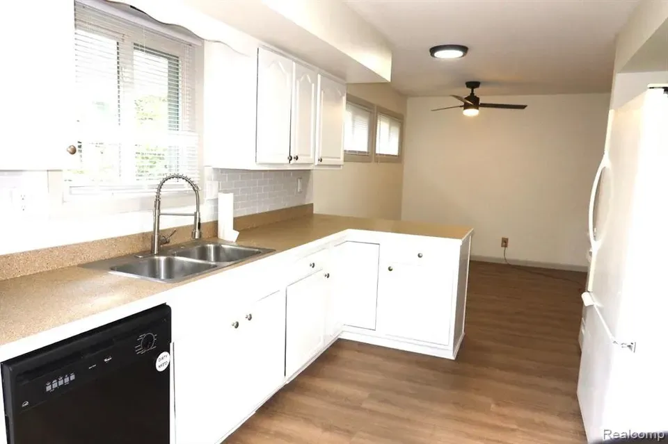 3 Bed 2 Bath Classic Historic Era Home in Lansing, MI - 5