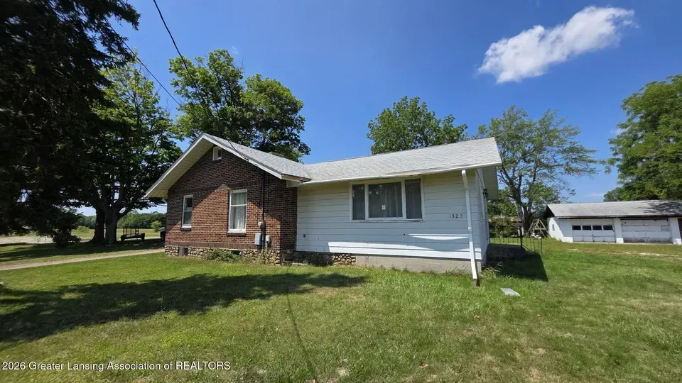 3 Bed 2 Bath Classic Historic Era Home in Lansing, MI - 2