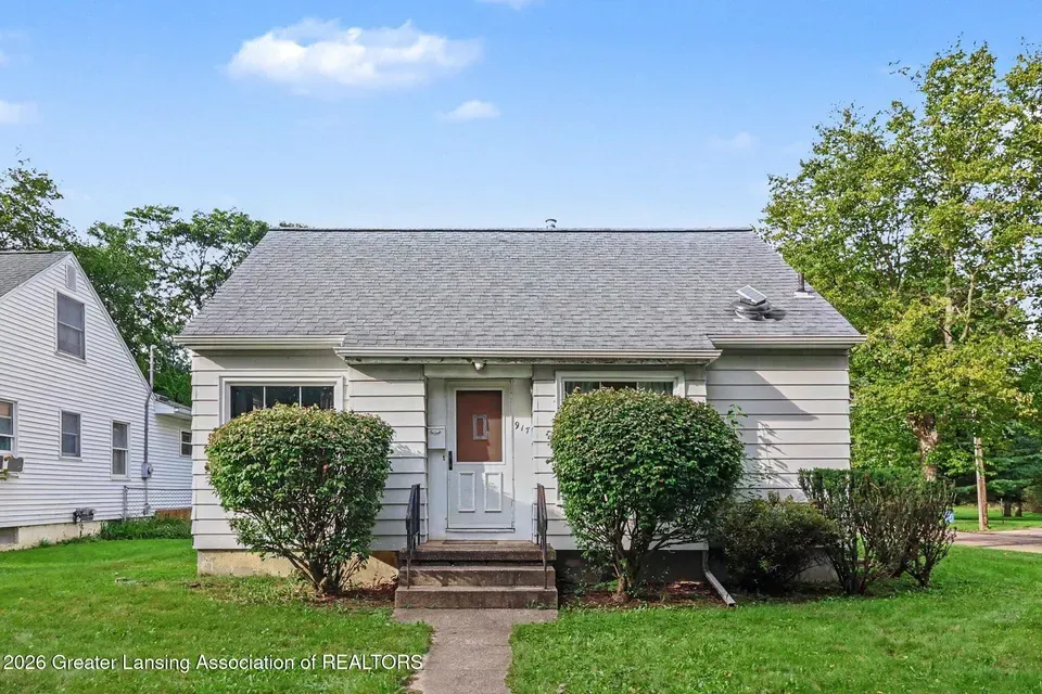 3 Bed 2 Bath Classic Historic Era Home in Lansing, MI - 2
