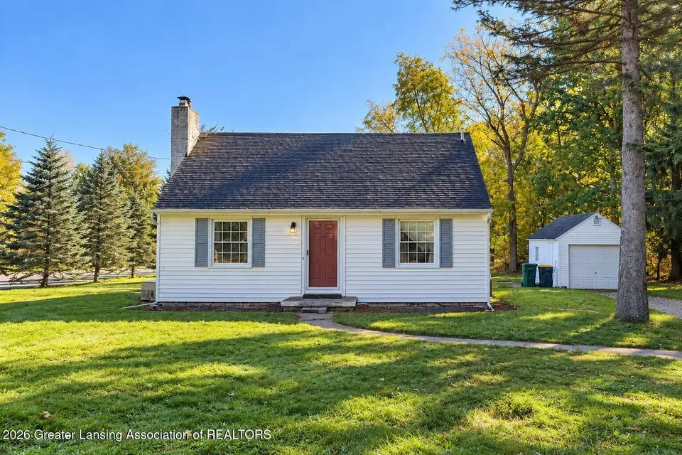 3 Bed 2 Bath Classic Historic Era Home in Lansing, MI - 1