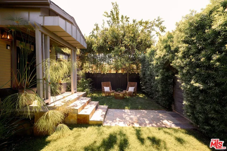 3 Bed 2 Bath Classic Historic Era Home in Los Angeles, CA - 3
