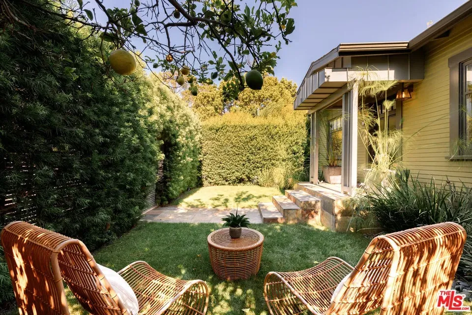 3 Bed 2 Bath Classic Historic Era Home in Los Angeles, CA - 4
