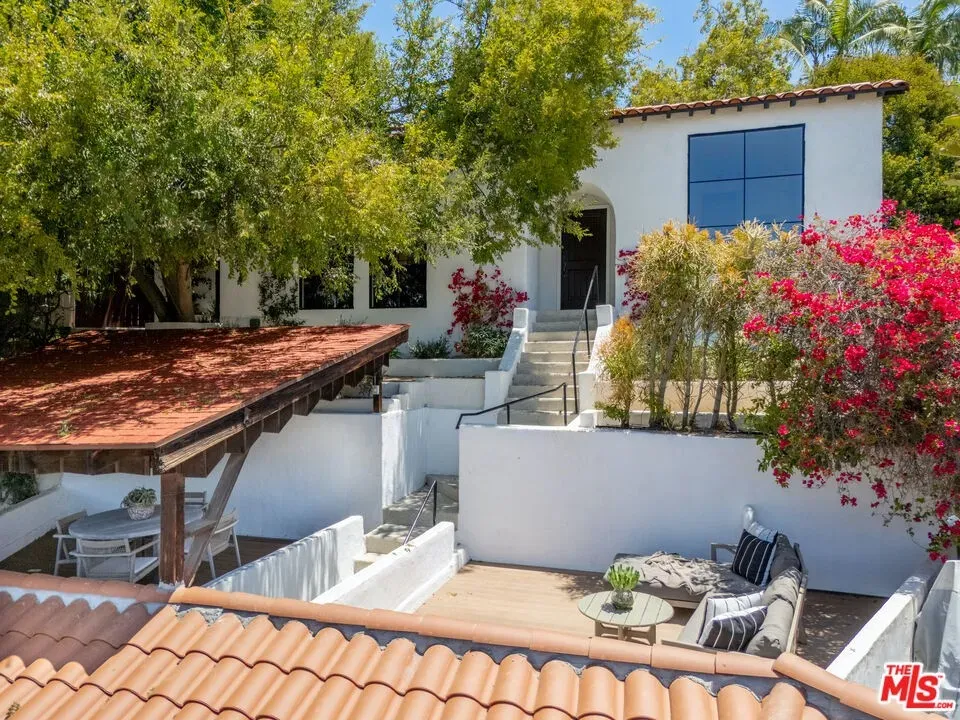 3 Bed 2 Bath Classic Historic Era Home in Los Angeles, CA - 5