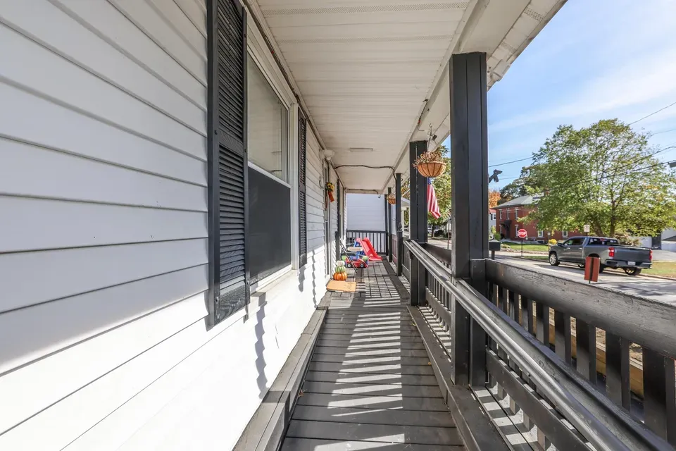 3 Bed 2 Bath Classic Historic Era Home in Manchester, NH - 2