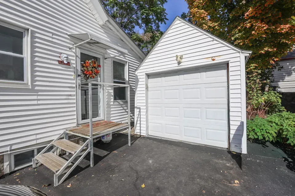 3 Bed 2 Bath Classic Historic Era Home in Manchester, NH - 3