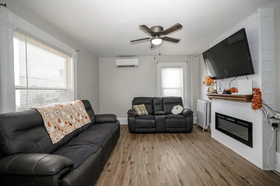3 Bed 2 Bath Classic Historic Era Home in Manchester, NH - 4