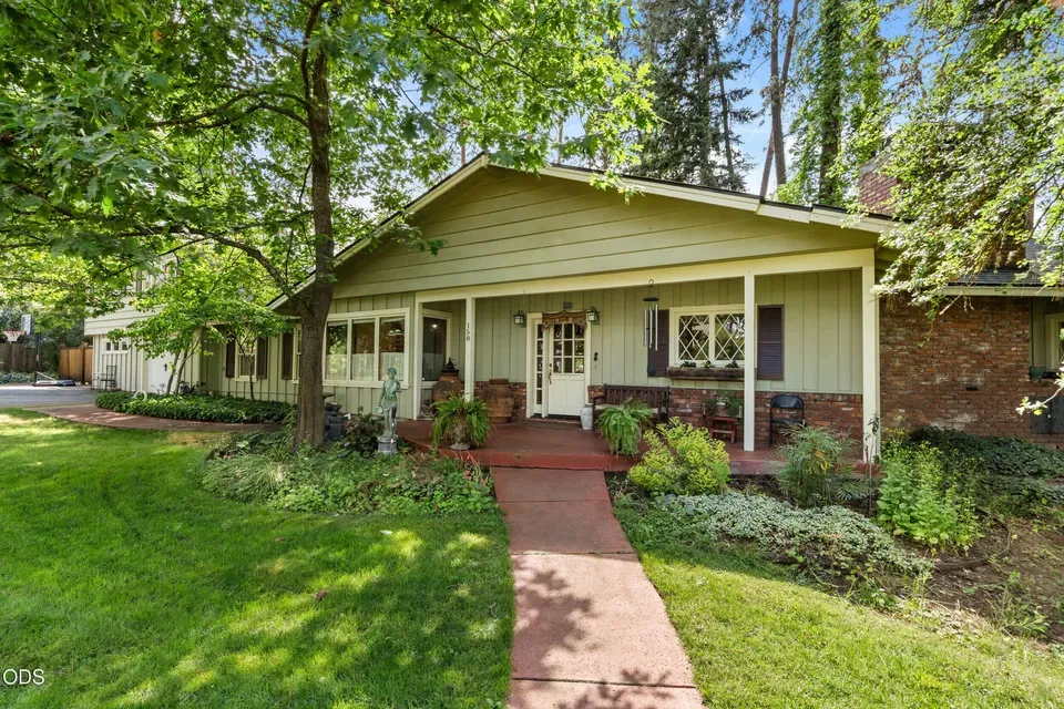 3 Bed 2 Bath Classic Historic Era Home in Medford, OR