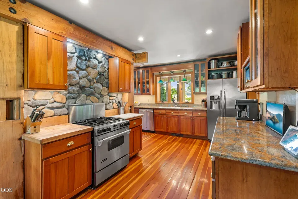 3 Bed 2 Bath Classic Historic Era Home in Medford, OR - 4
