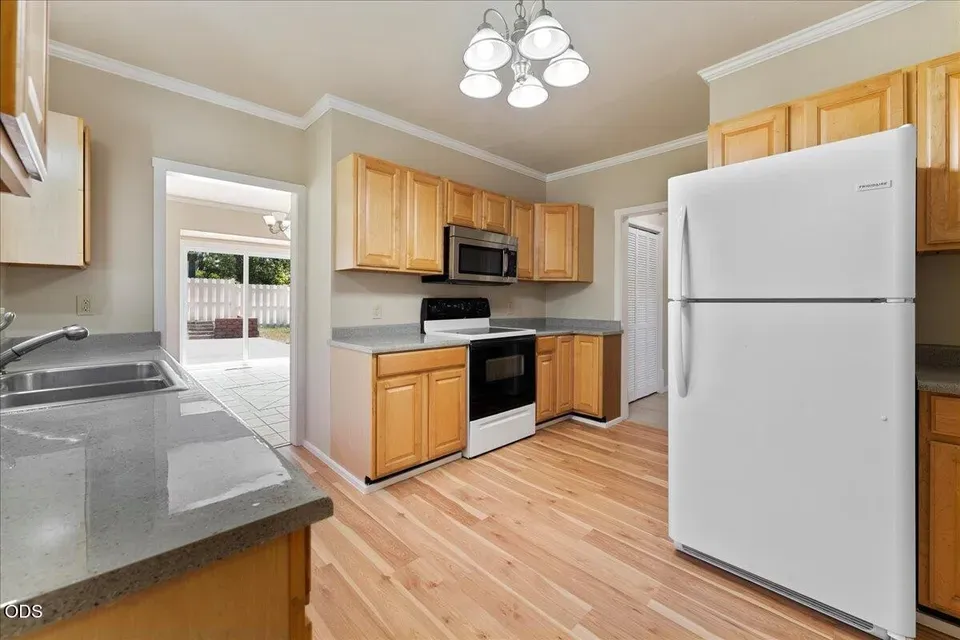 3 Bed 2 Bath Classic Historic Era Home in Medford, OR - 5