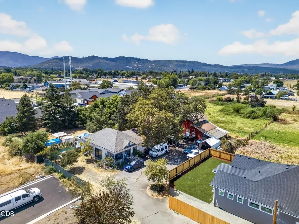 3 Bed 2 Bath Classic Historic Era Home in Medford, OR - 3