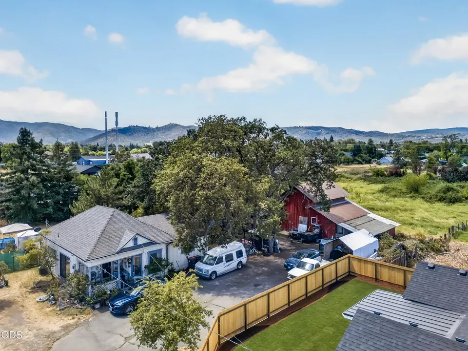 3 Bed 2 Bath Classic Historic Era Home in Medford, OR - 4