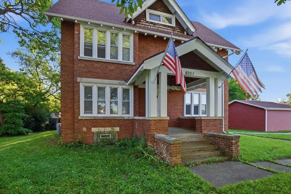 3 Bed 2 Bath Classic Historic Era Home in Milwaukee, WI - 3