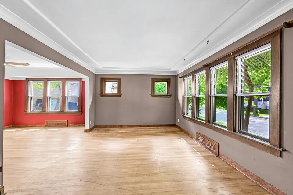3 Bed 2 Bath Classic Historic Era Home in Milwaukee, WI - 3