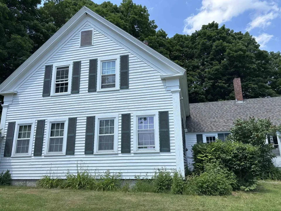 3 Bed 2 Bath Classic Historic Era Home in Nashua, NH - 1