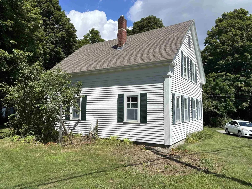 3 Bed 2 Bath Classic Historic Era Home in Nashua, NH - 3