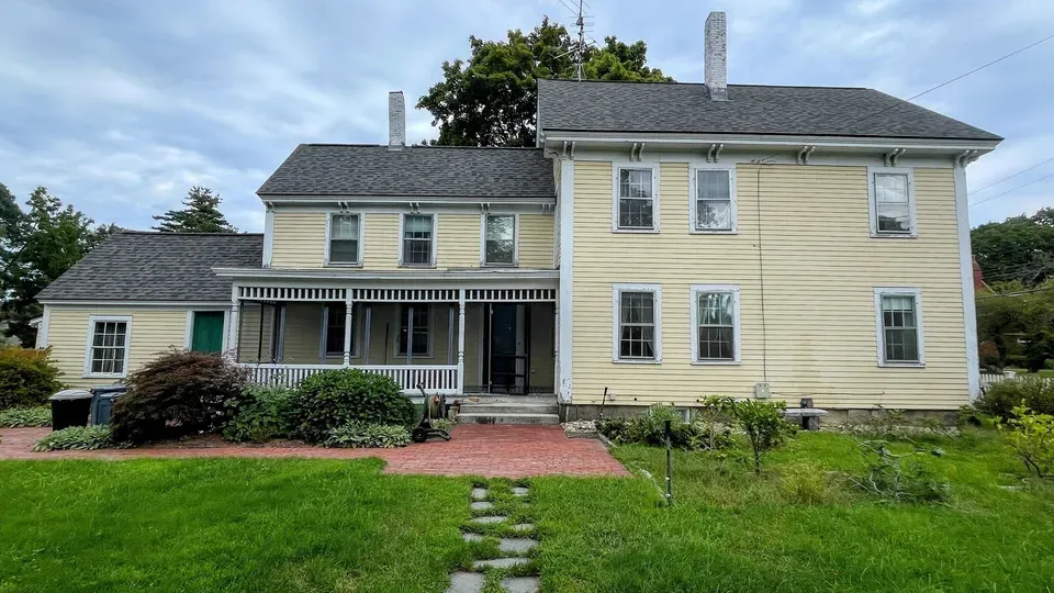 3 Bed 2 Bath Classic Historic Era Home in Nashua, NH - 1