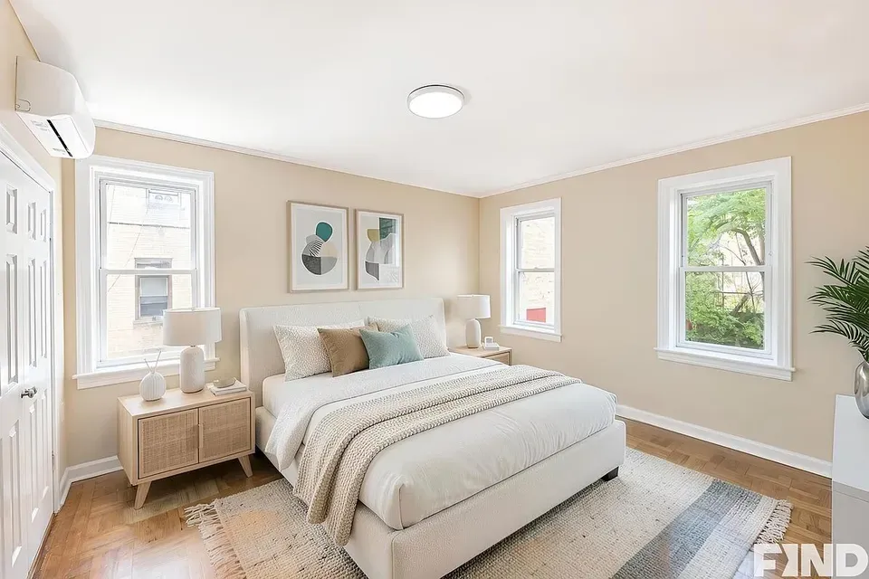 3 Bed 2 Bath Classic Historic Era Home in New York, NY - 4