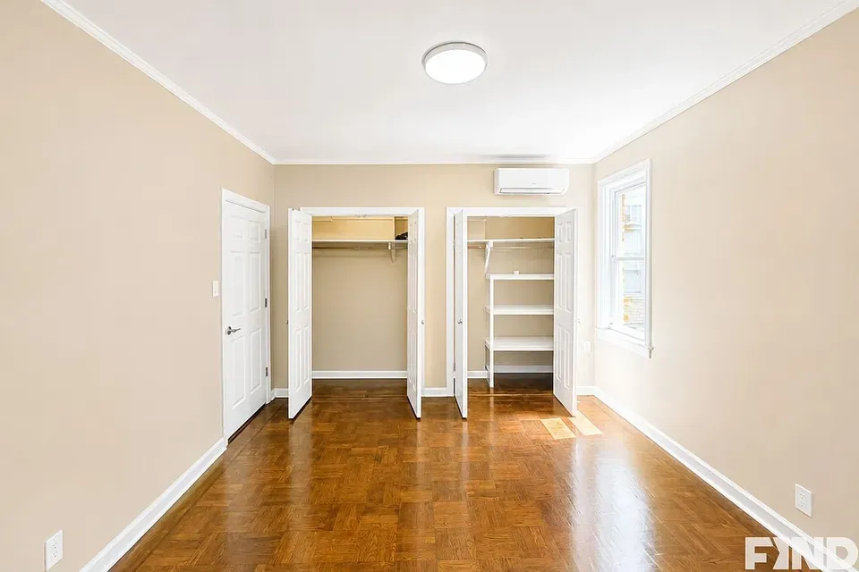 3 Bed 2 Bath Classic Historic Era Home in New York, NY - 5