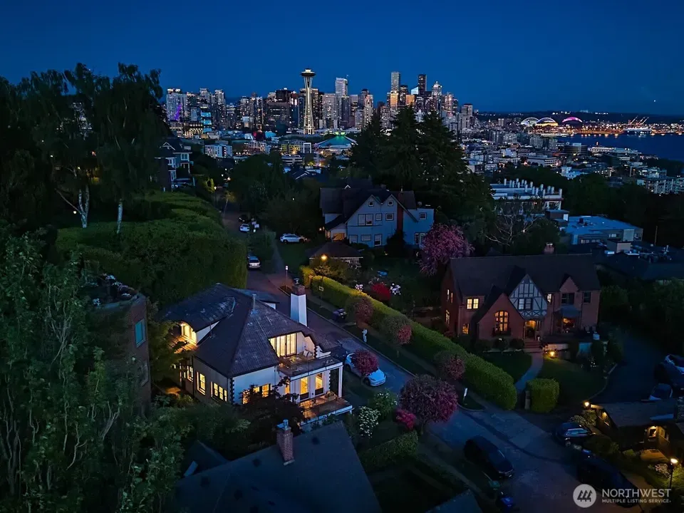 3 Bed 2 Bath Classic Historic Era Home in Seattle, WA - 1
