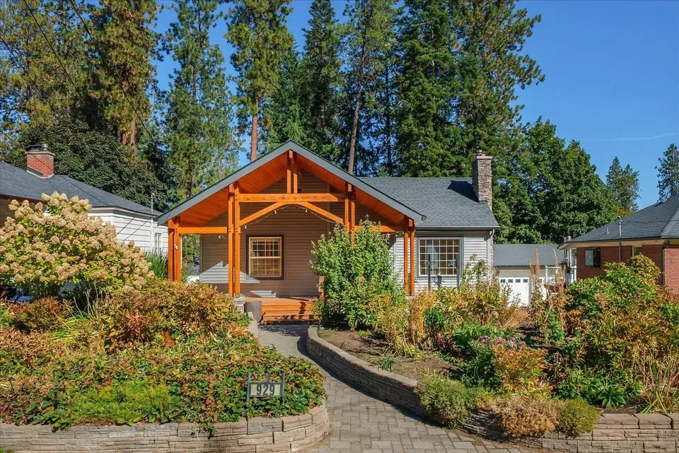 3 Bed 2 Bath Classic Historic Era Home in Spokane, WA - 2