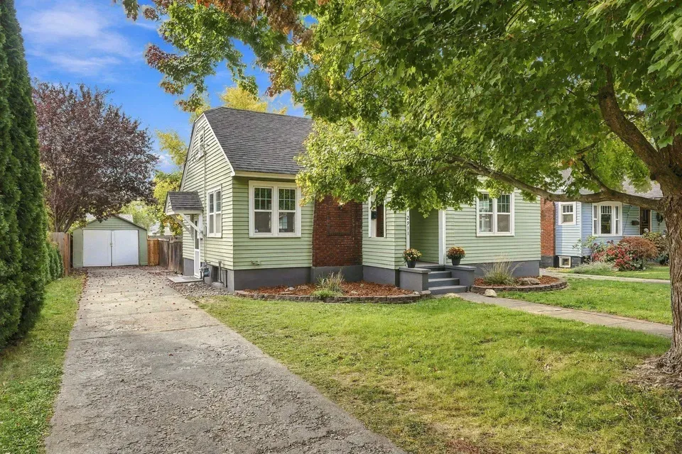3 Bed 2 Bath Classic Historic Era Home in Spokane, WA - 2