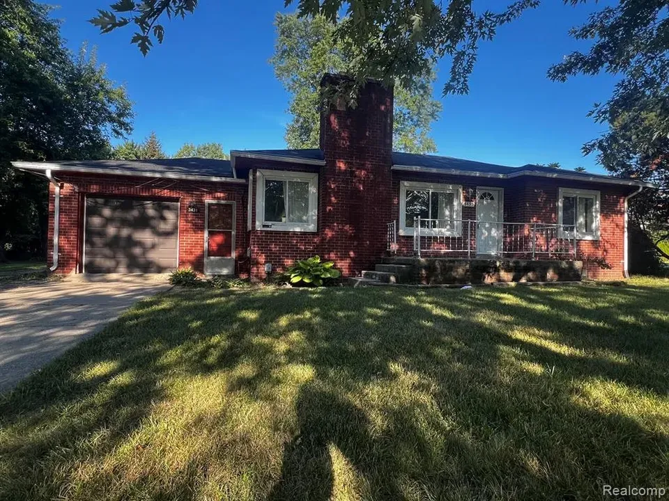 3 Bed 2 Bath Classic Historic Era Home in Troy, MI - 1