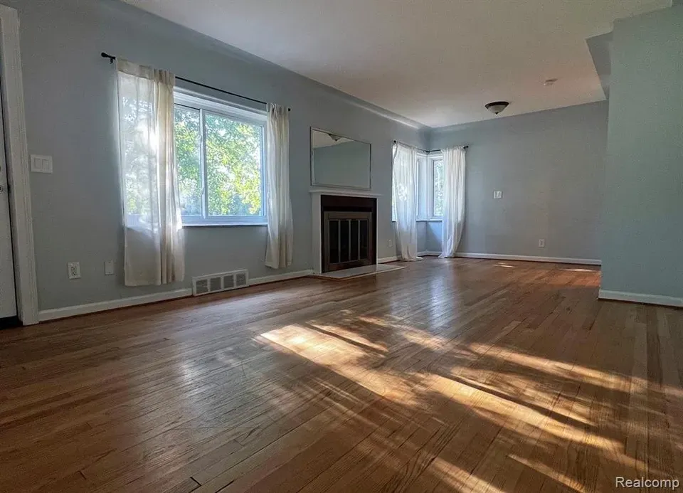 3 Bed 2 Bath Classic Historic Era Home in Troy, MI - 4