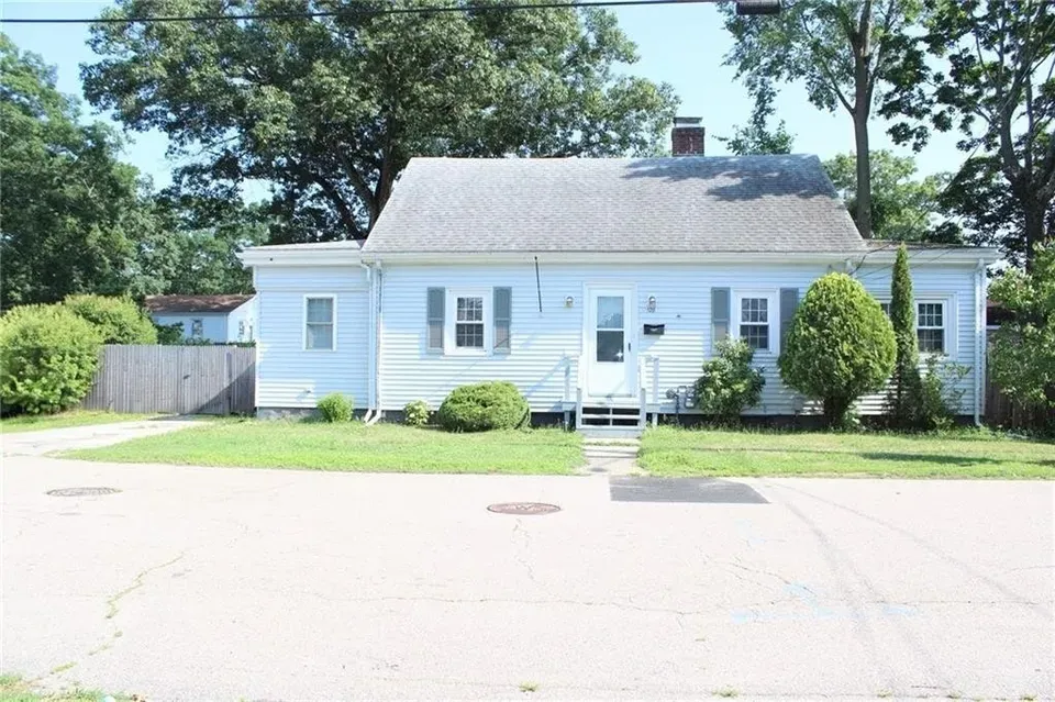 3 Bed 2 Bath Classic Historic Era Home in Warwick, RI