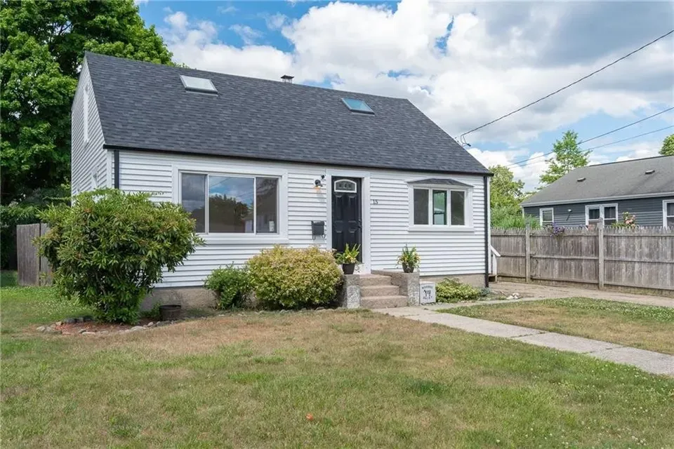 3 Bed 2 Bath Classic Historic Era Home in Warwick, RI