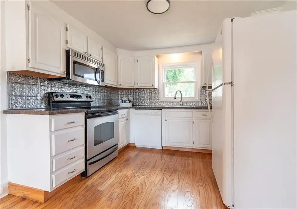 3 Bed 2 Bath Classic Historic Era Home in Warwick, RI - 3