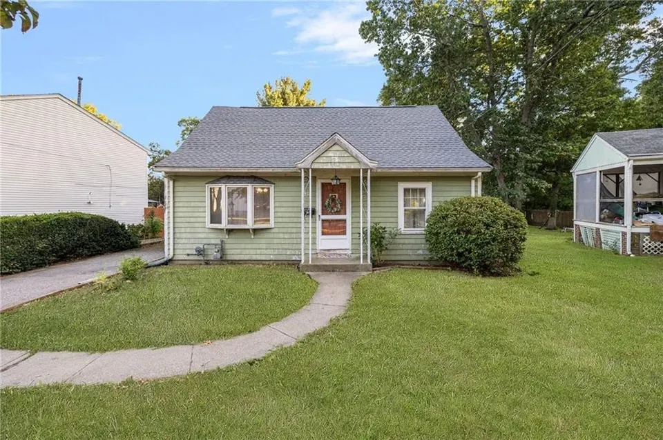 3 Bed 2 Bath Classic Historic Era Home in Warwick, RI - 1