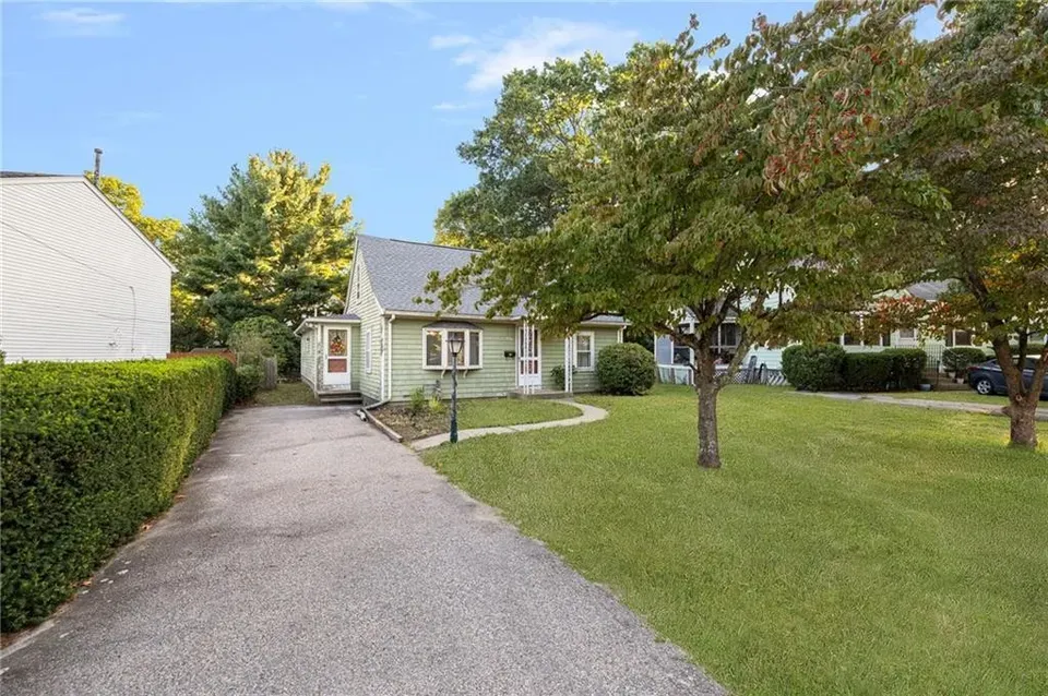 3 Bed 2 Bath Classic Historic Era Home in Warwick, RI - 3