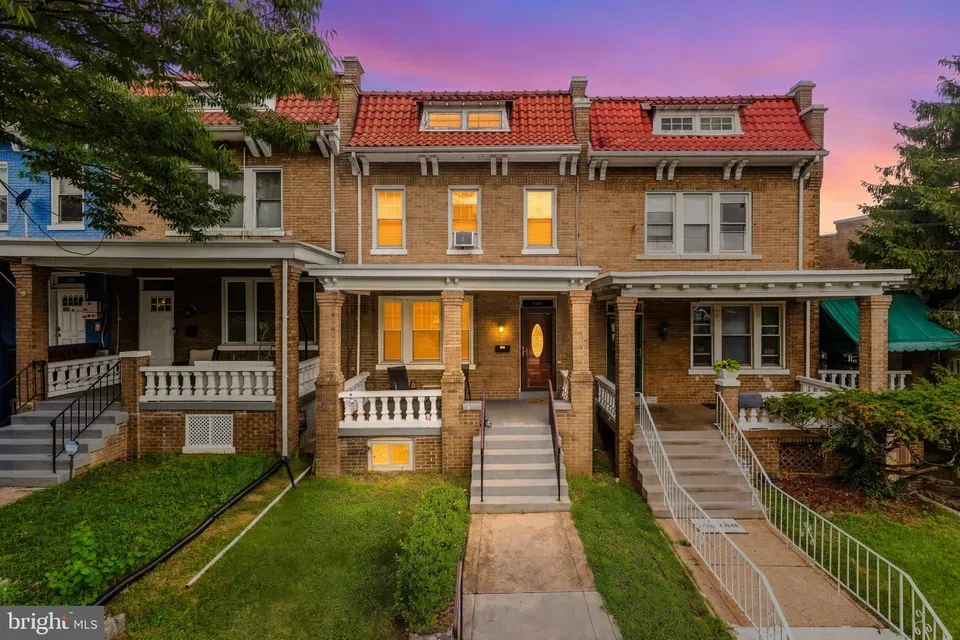 3 Bed 2 Bath Classic Historic Era Home in Washington, DC - 1