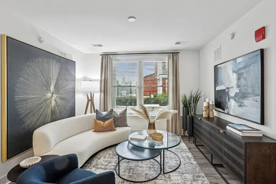 3 Bed 2 Bath Contemporary High-Rise Condo in Alexandria, VA - 4