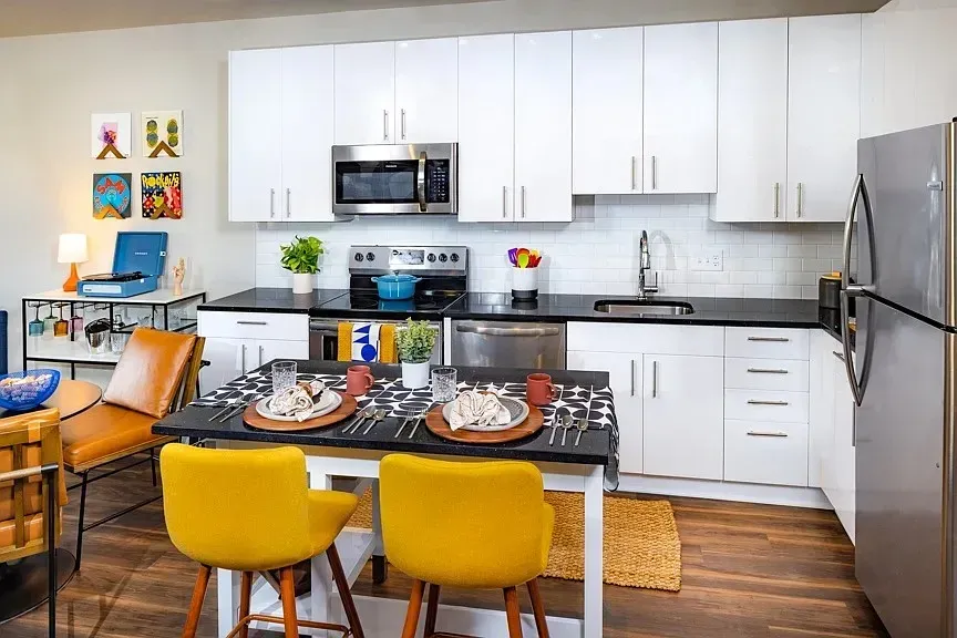 3 Bed 2 Bath Contemporary High-Rise Condo in Alexandria, VA - 2