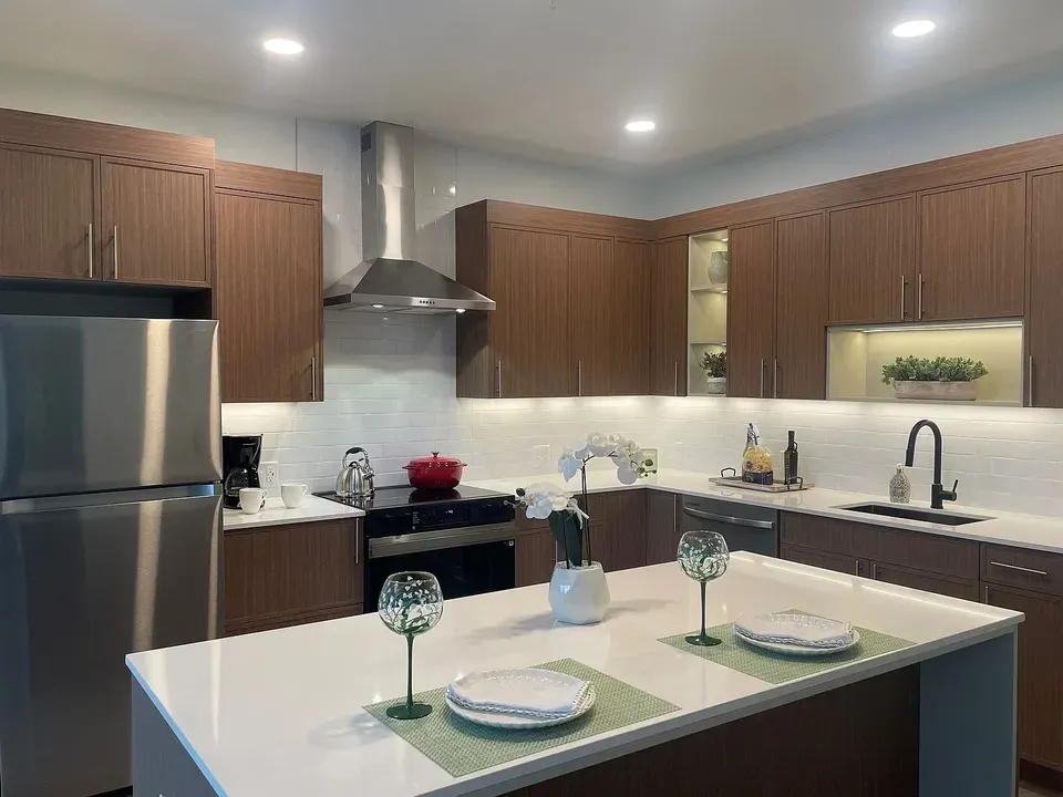 3 Bed 2 Bath Contemporary High-Rise Condo in Alexandria, VA - 1