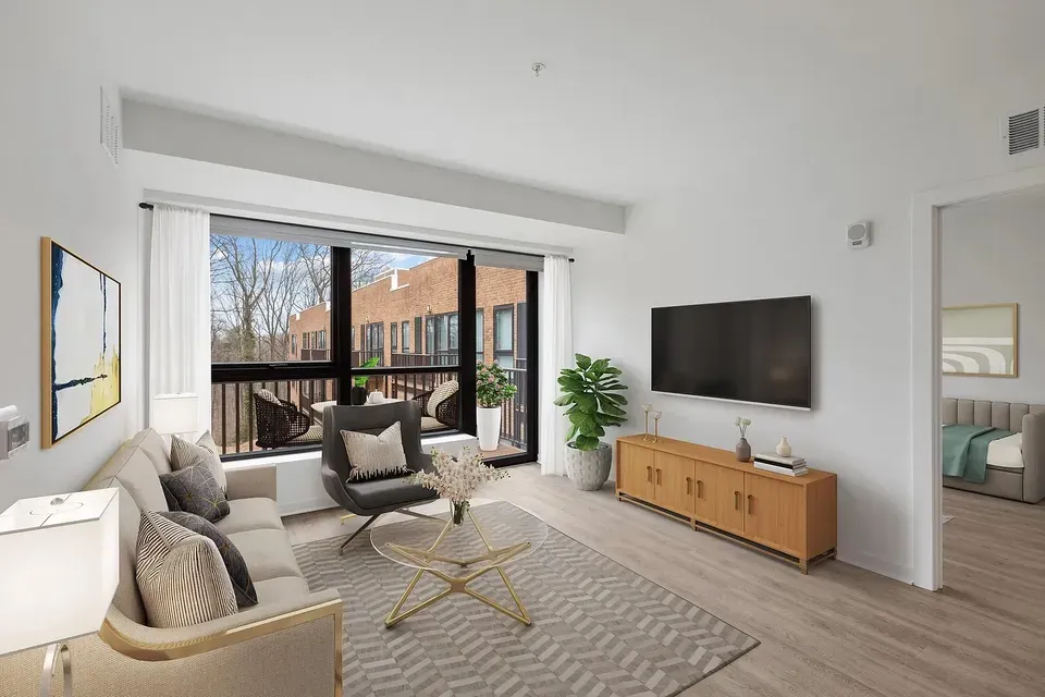 3 Bed 2 Bath Contemporary High-Rise Condo in Alexandria, VA - 5