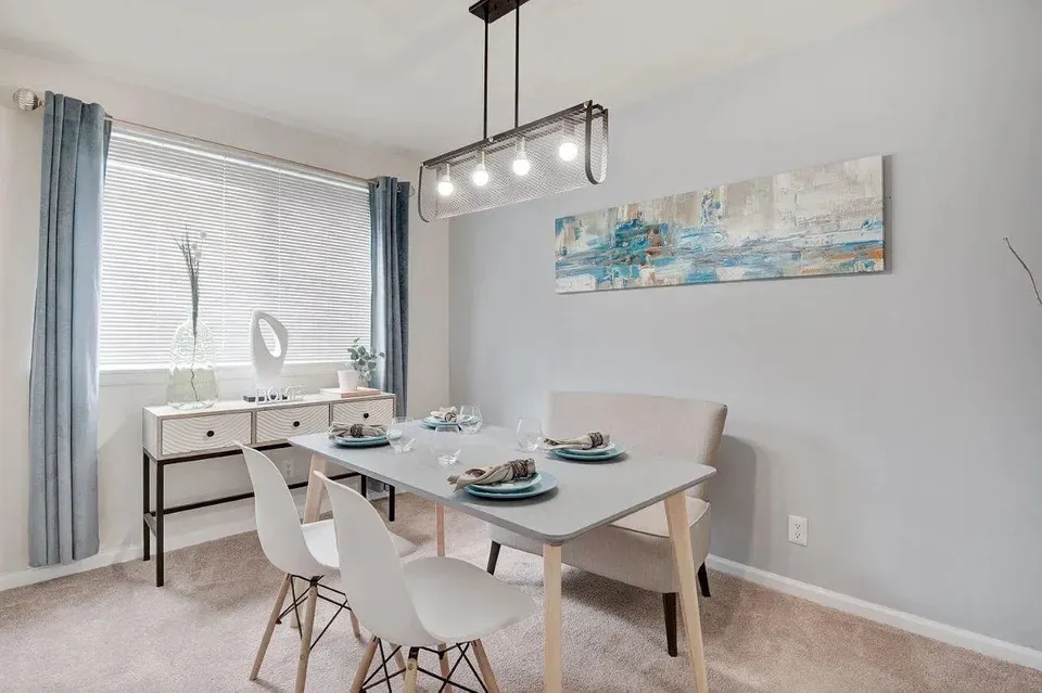 3 Bed 2 Bath Contemporary High-Rise Condo in Alexandria, VA - 5
