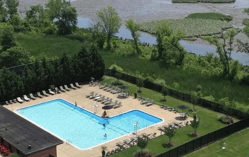 3 Bed 2 Bath Contemporary High-Rise Condo in Alexandria, VA - 1