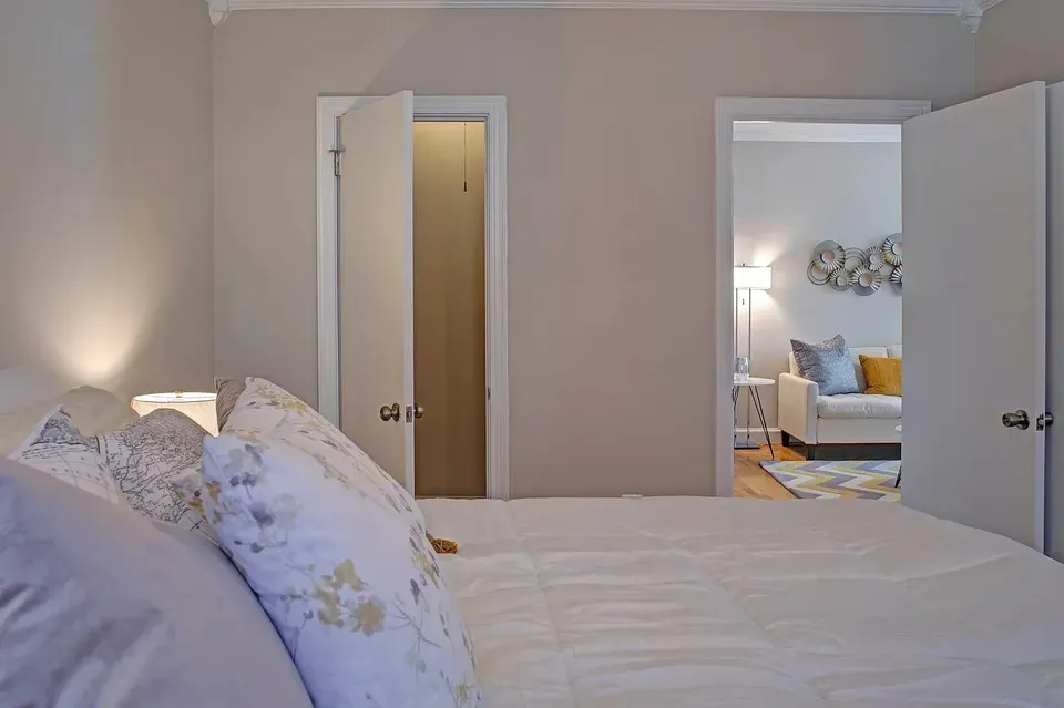 3 Bed 2 Bath Contemporary High-Rise Condo in Alexandria, VA - 4