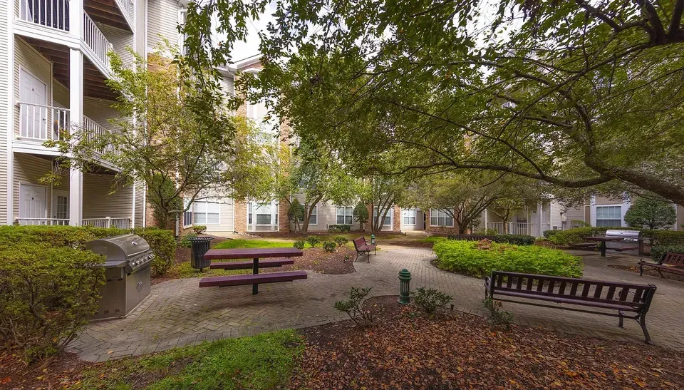 3 Bed 2 Bath Contemporary High-Rise Condo in Alexandria, VA - 1