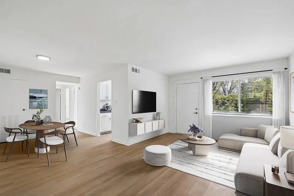 3 Bed 2 Bath Contemporary High-Rise Condo in Alexandria, VA - 2