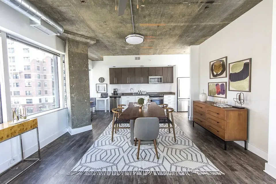 3 Bed 2 Bath Contemporary High-Rise Condo in Alexandria, VA - 2