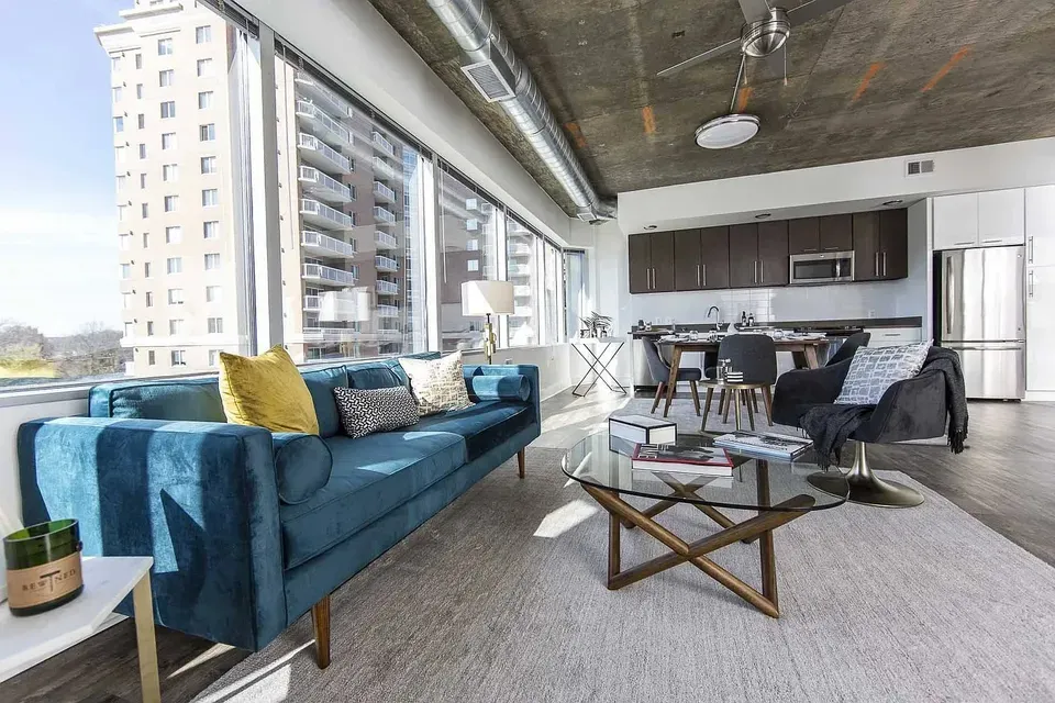 3 Bed 2 Bath Contemporary High-Rise Condo in Alexandria, VA - 3